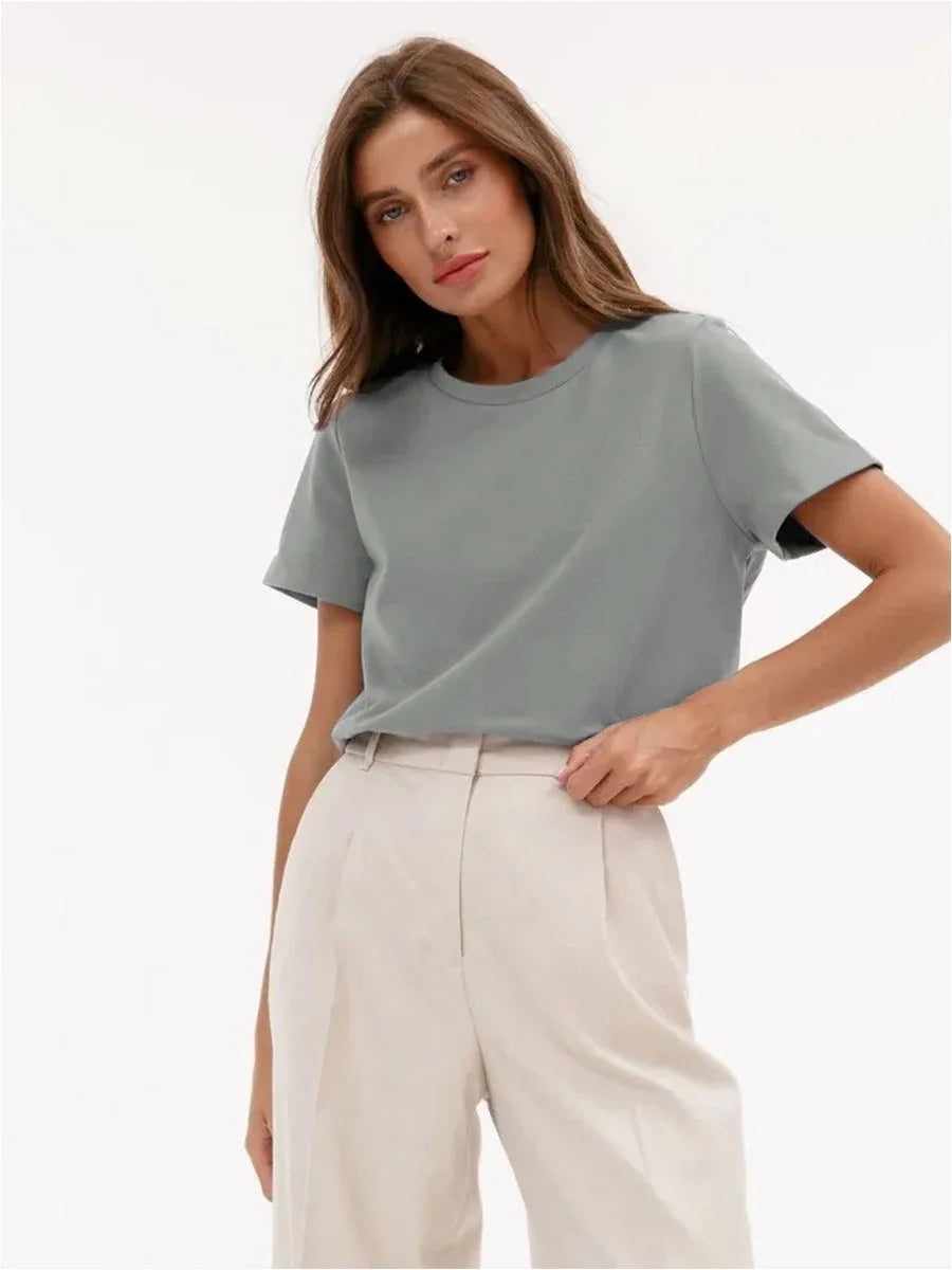 Women's solid color T-shirt - loose fit