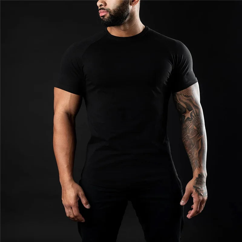 Men's Basic Fitness T-shirt - Slim Fit